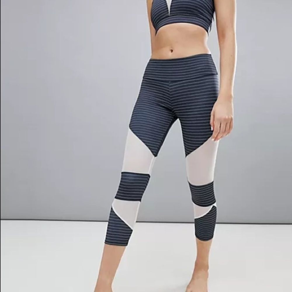 Onzie Capri Yoga Leggings
